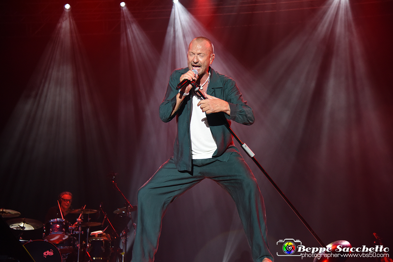 VBS_0901 - Concerto Biagio Antonacci - Palco Centrale Tour 2023.jpg